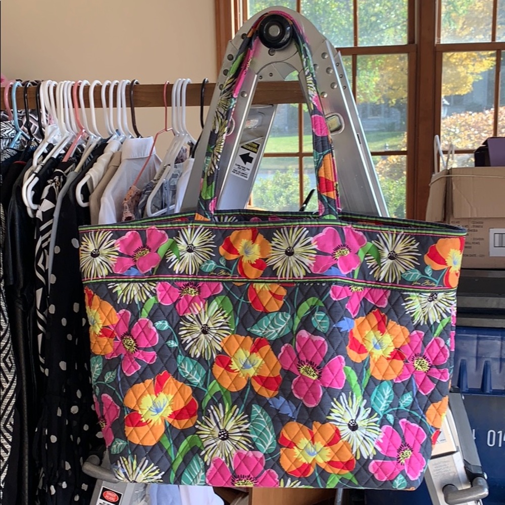Vera Bradley Tote - Picture 2 of 7